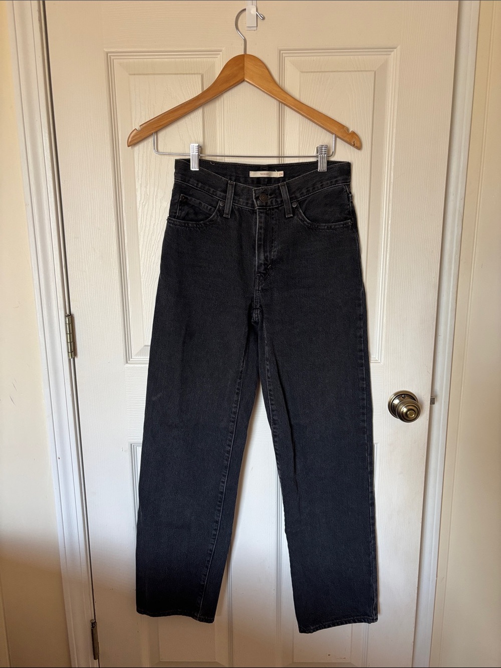 Levi's High-Rise Straight-Leg Black Jeans